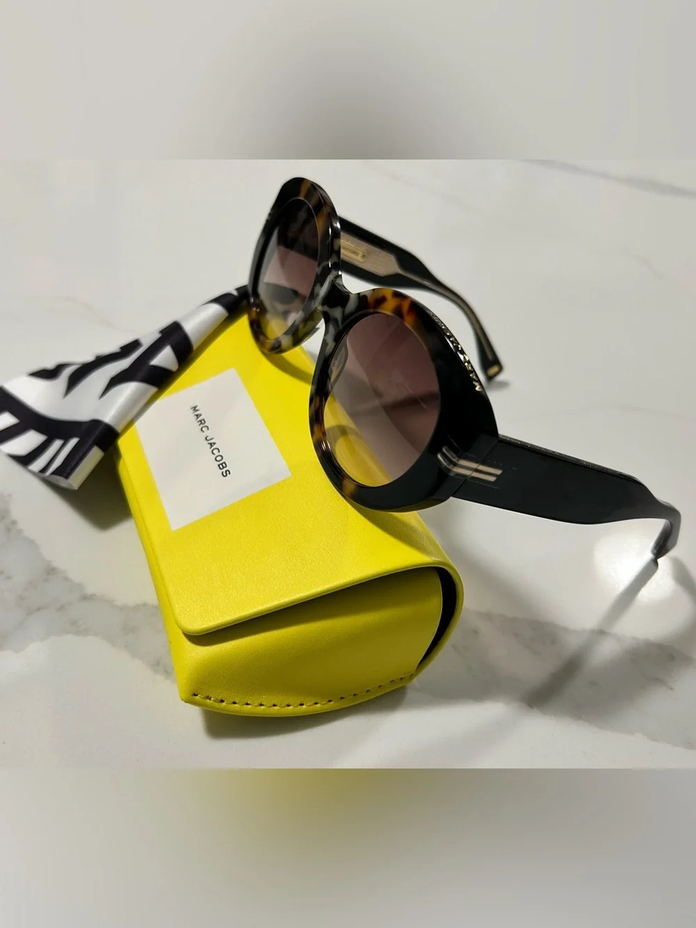 Marc Jacobs Sunglasses with Brown Gradient Lenses BN